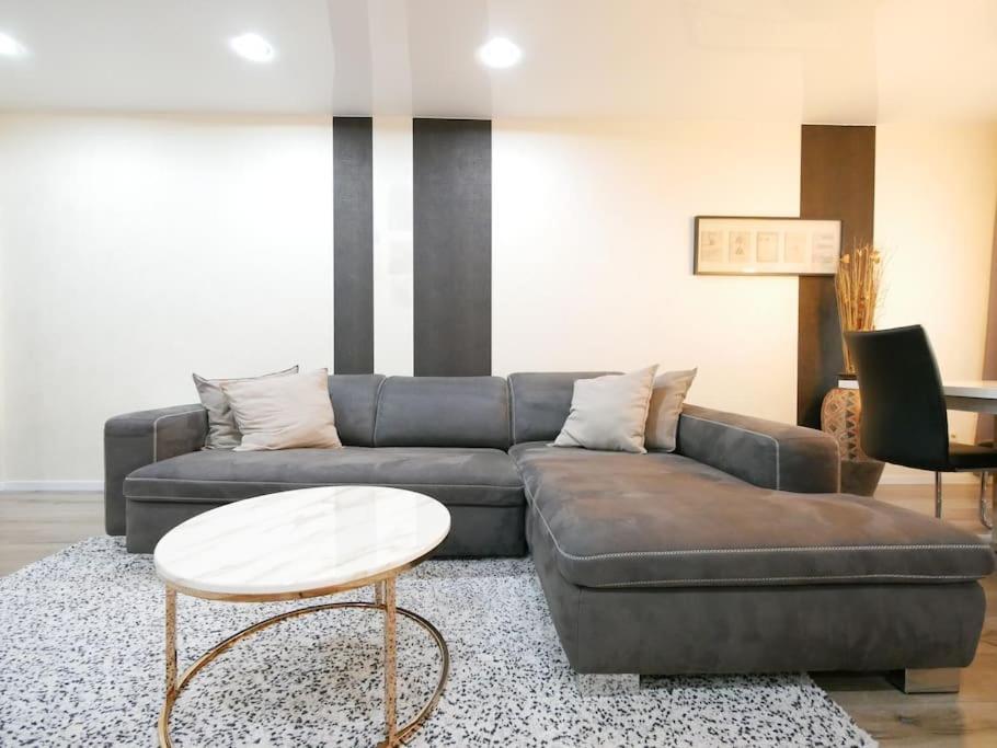 61 M2 Erdgeschosswohnung Mit Eigenem Parkplatz Vorm Haus オスナブリュック エクステリア 写真